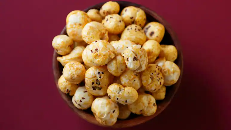 gud makhana / गुड़ मखाना